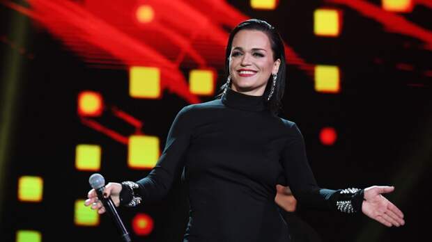 «Молчать не было сил»: Слава объяснила, почему вступилась за покупательницу квартиры Ларисы Долиной