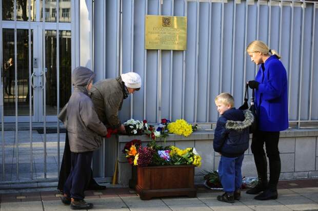 У посольства России в Белграде, Сербия