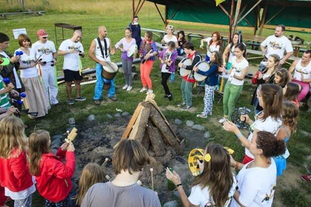 музыкальный лагерь. музыкальный лагерь. музыкальный лагерь для детей. детский музыкальный лагерь. музыкальный лагерь для детей.