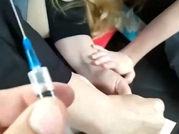 Ее ждет еще две проверки врачей