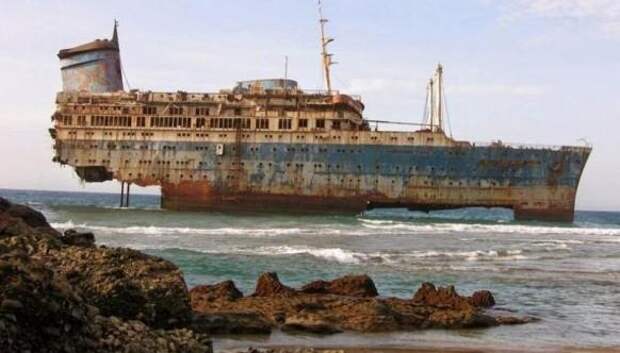 12 затонувших кораблей, на которые можно посмотреть без акваланга