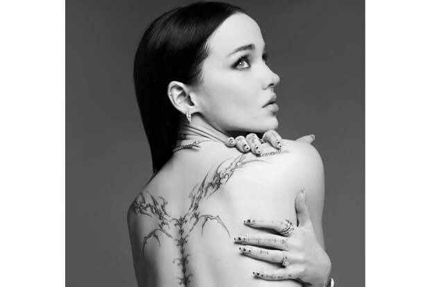 Бывшая звезда Disney в откровенном виде снялась для журнала