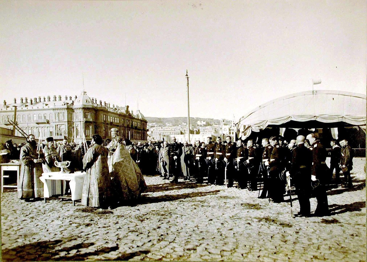 02. Священники, курсанты, военные чины во время освящения школы. 02. Священники, курсанты, военные чины во время освящения школы.