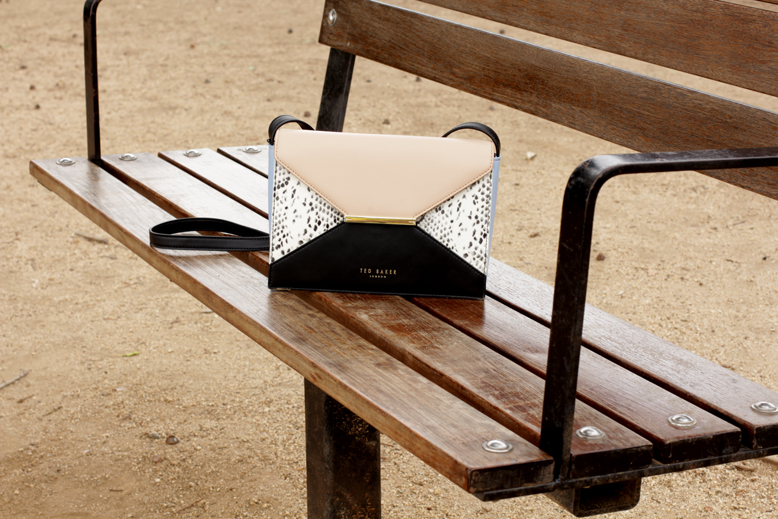 Ted Baker bag on a bench | Rossana Vanoni