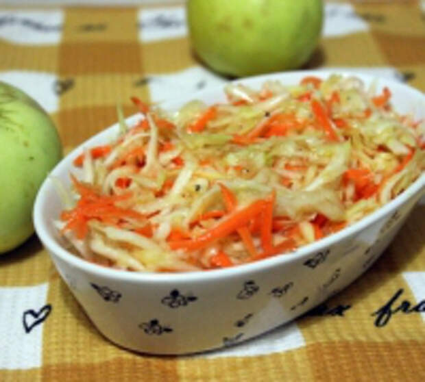 Витаминный салат из репы, моркови и яблока
