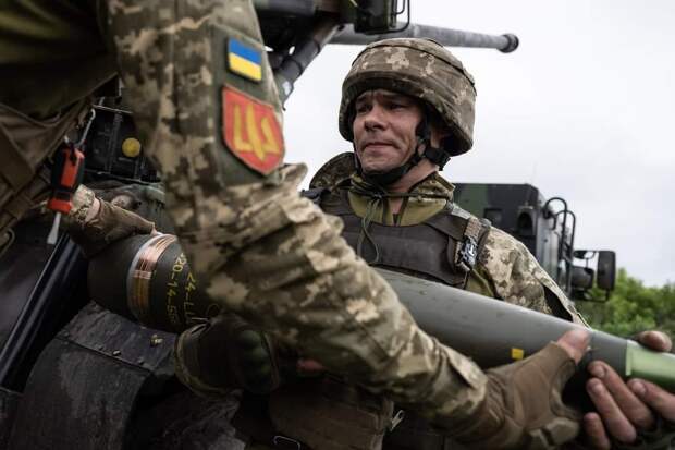 МК: Полковник ВСУ Ярошенко склонял солдат к интимной близости во время учений