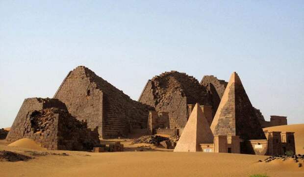 Пирамиды в Мероэ, фото Рона Ван Орса, Виа ЮНЕСКО