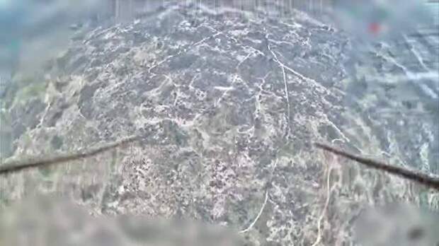 Российский БПЛА выпотрошил дрон ВСУ прямо в полете и снял это на видео