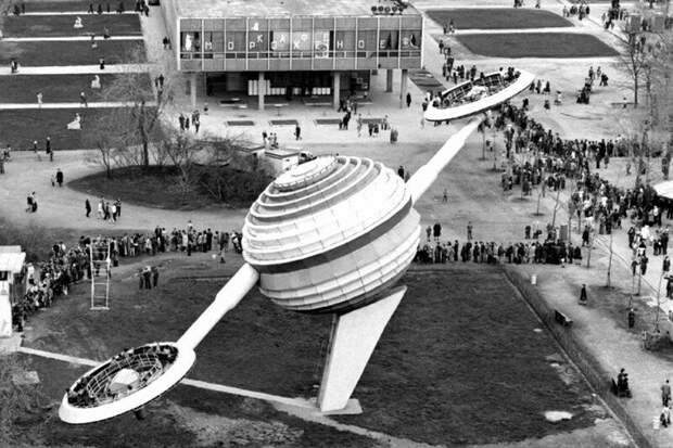 Аттракцион «Сатурн» в парке культуры и отдыха имени Горького, Москва, 1978 год. история, ретро, фото, это интересно
