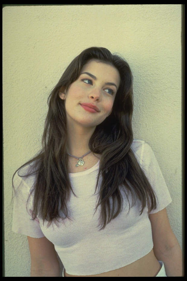 Лив Тайлер (Liv Tyler) в фотосессии Микеля Робертса (Mikel Roberts) (1997), фото 16