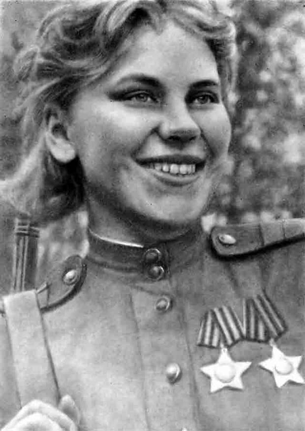 Роза Шанина - красавица-снайпер из Архангельской области. Роза Шанина - красавица-снайпер из Архангельской области.