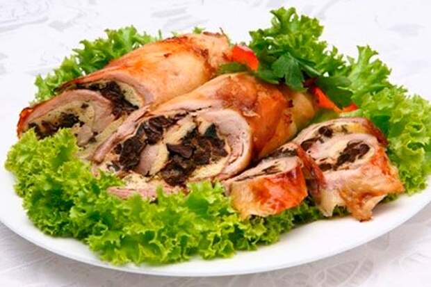 Рулет с курицей и грибами