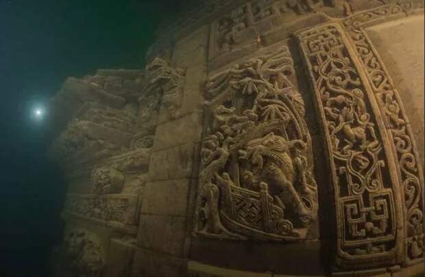 каменная стена подводный город Шичен Китай
