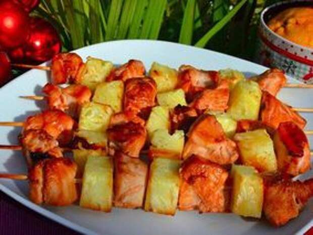 Шашлык из курицы с ананасом