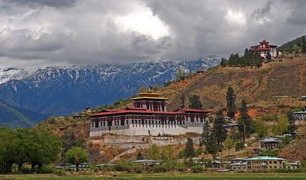 Бутан - тоже щедрая страна.