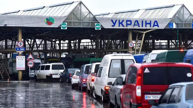 На Западной Украине на пограничных пунктах пропуска выстроились огромные очереди из желающих покинуть «незалежную»,...