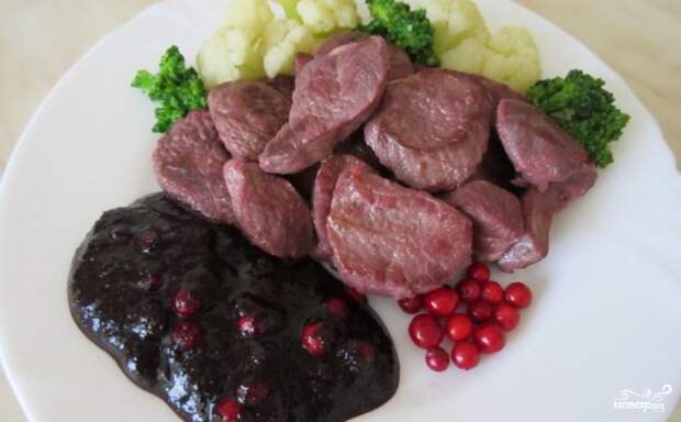 Баранина под соусом