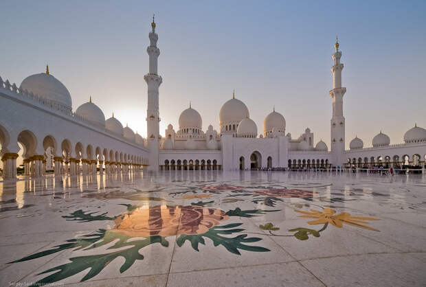 Мечеть Шейха Зайда – главная витрина несметных богатств эмирата Абу-Даби путешествия, факты интересное