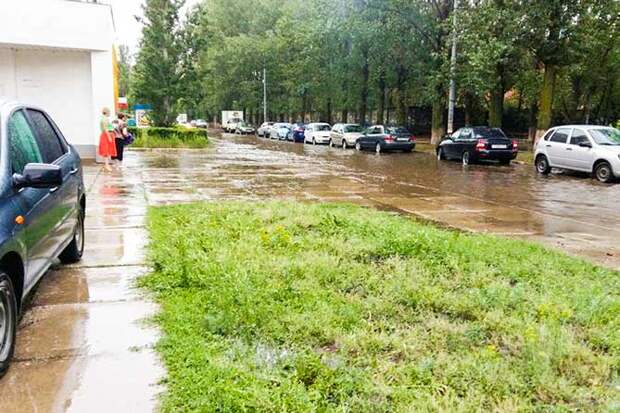 01-07-2015-zatopilo-dozhd-grad-groza-molniia-08
