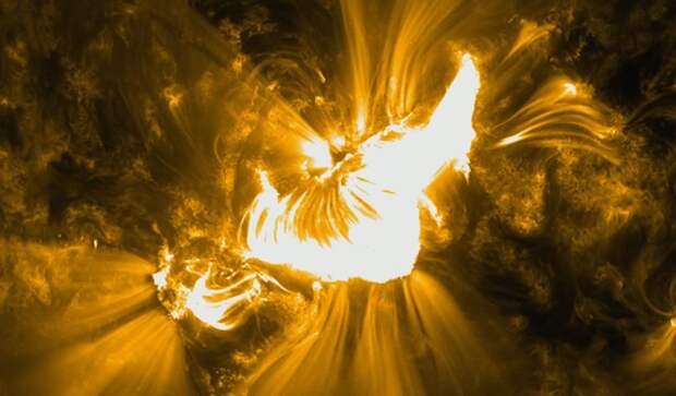 Крещенская мощная вспышка на Солнце X1.95: к Земле идет буря