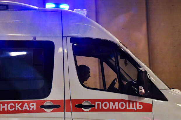 E1: водитель автобуса в Екатеринбурге потерял управление из-за инсульта