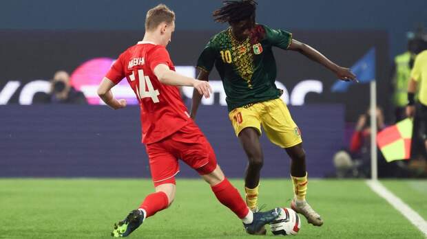 Россия в первом тайме не сумела огорчить Мали