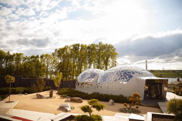 Необычный дом-пузырь Baan Bubble House в Украине