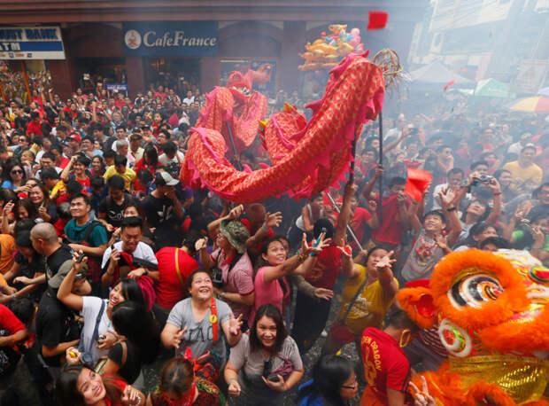 Огненная Обезьяна вступила в свои права: яркое празднование Китайского Нового года во всём мире