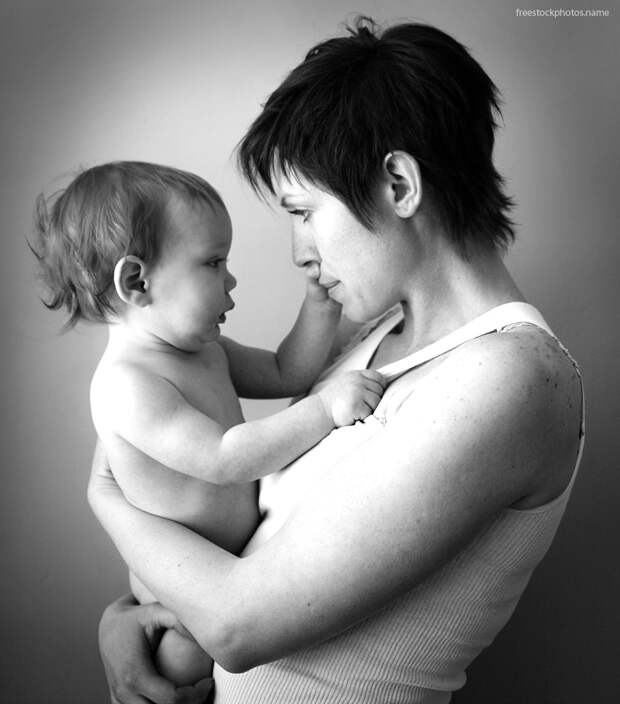 mom-with-little-baby-in-arms-2826.jpg mom-with-little-baby-in-arms-2826.jpg
