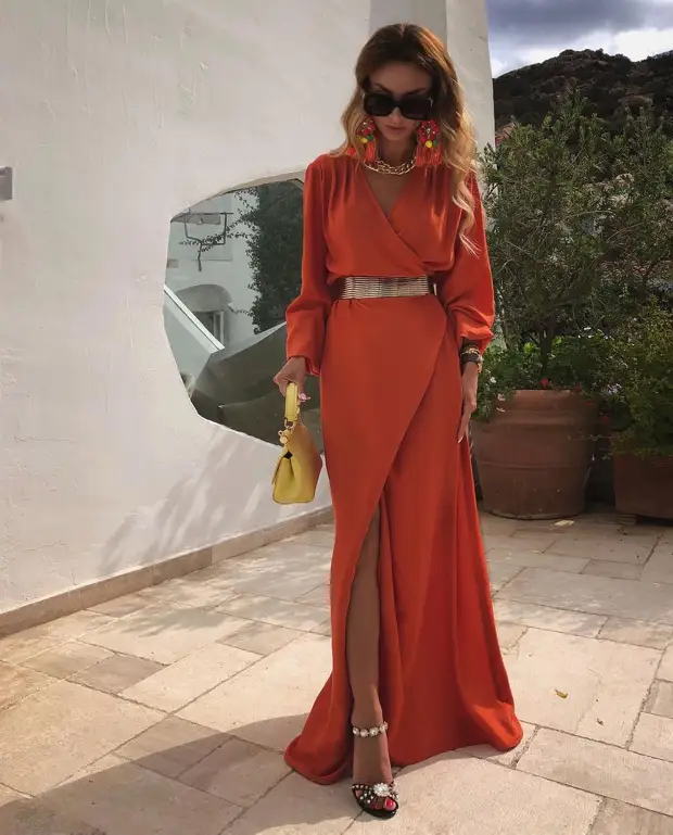 Модные вечерние платья 2021: лаконичные модели для выхода в свет (+17 фото)