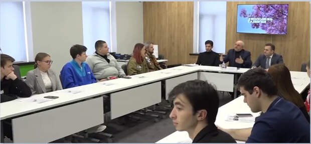 В молодёжном центре Адыгеи прошла встреча, посвящённая 20-летию Национального антитеррористического комитета