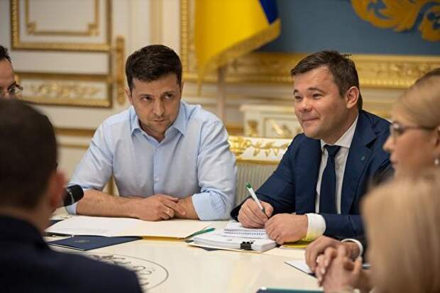 Президент Украины Владимир Зеленский на встрече с руководством Верховной рады и лидерами парламентских фракций и групп. 21 мая 2019