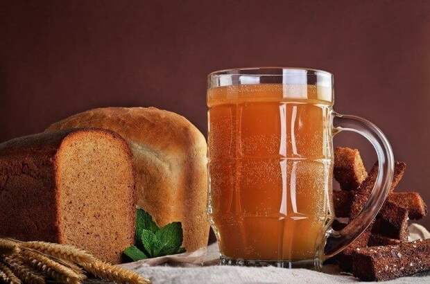 Квас хлебный с медом и изюмом Квас хлебный с медом и изюмом квас, напитки, напиток, полезное, продукты брожения, своими руками
