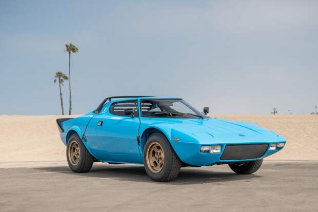 Очень редкий спорткар Lancia Stratos 1975 года выпуска