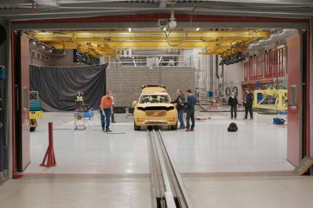 Новая система безопасности от Volvo при вылете с дороги volvo, безопасность, краш-тест