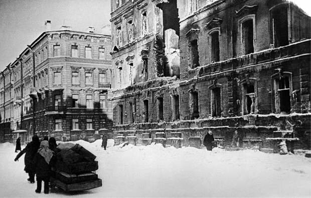 ID: 10618785 Дата съемки: 01.04.2015 Описание: Советский союз. Ленинград. Вид на Социалистическую улицу в дни блокады города. Фотохроника ТАСС