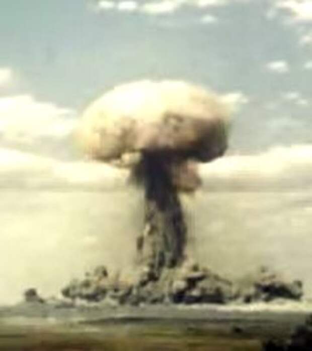 Тоцкий ядерный взрыв. Тоцкий ядерный взрыв 1954. Тоцкий ядерный полигон. Ядерный взрыв на Тоцком полигоне. Тоцкий полигон взрыв атомной бомбы.