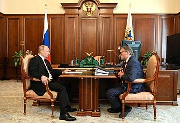 С Уполномоченным по защите прав предпринимателей Борисом Титовым.