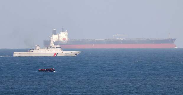 RS: охота Великобритании и НАТО на торговые суда России грозит ядерной войной