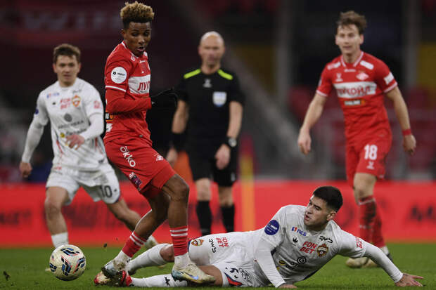 Тренер Непомнящий: ЦСКА сможет бороться за золото РПЛ, если купит нападающего