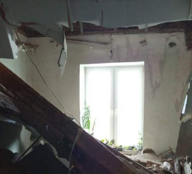 Прокуратура Алексина заинтересовалась обрушением крыши в жилом доме