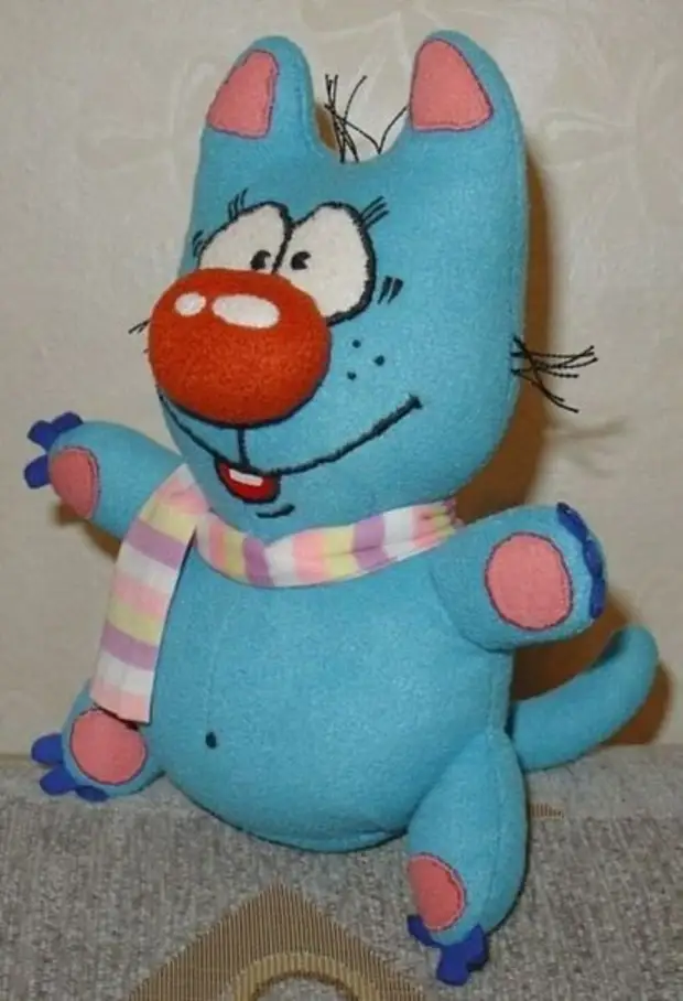 текстильные коты. монстрики из ткани. сшить подушку игрушку. мягкая игрушка котик своими руками. мягкие игрушки из ткани.