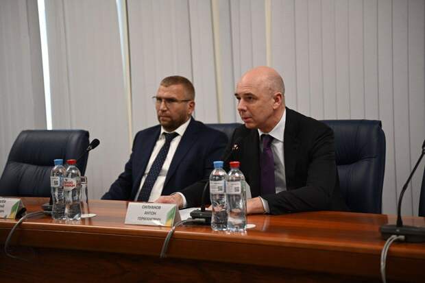 Антон Силуанов представил сотрудникам таможни нового руководителя Валерия Пикалева