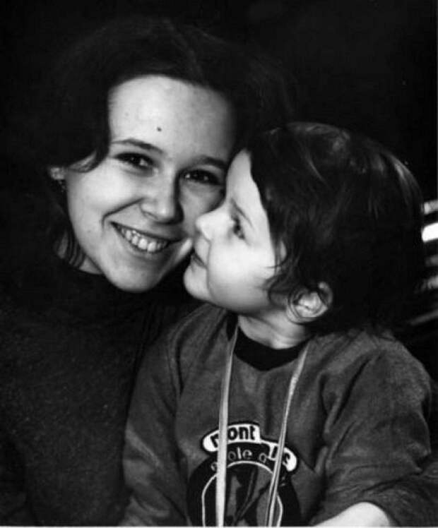 6. Евгения Симонова и ее дочь Зоя СССР, архив, домашний уют, звезды, семья, фото