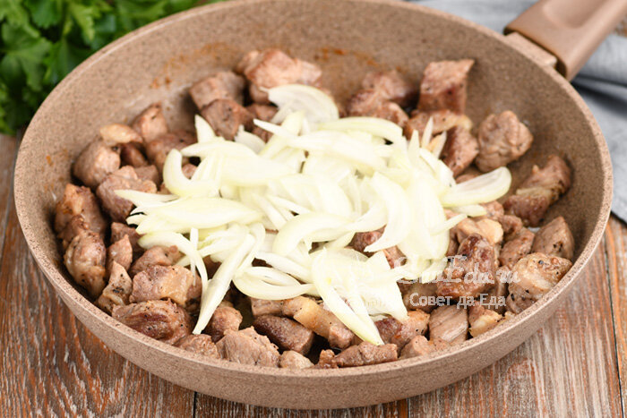 По такому принципу запеканку готовлю с любым мясом, рыбой или только овощами. Готовится она очень просто, а на запекание уходит всего 15 минут.-3