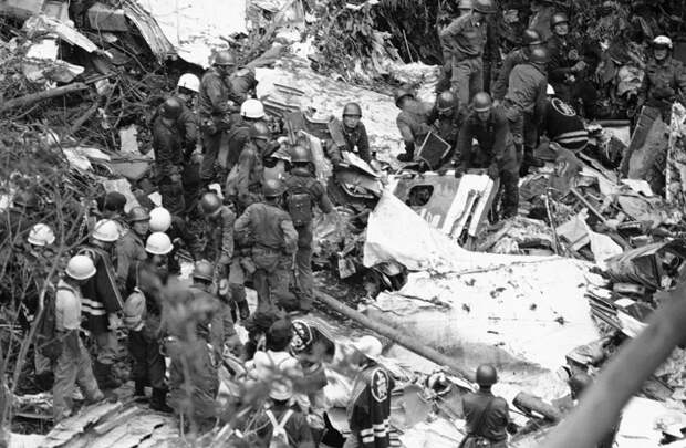 12 августа 1985 года в префектуре Гумма (Япония) разбился Boeing-747 компании Japan Airlines. Погибли 520 человек, спастись удалось четверым. После взлета у самолета оторвался киль, после чего отказали гидросистемы управления. Причиной катастрофы стал некачественный ремонт, произведенный в 1978 году, когда самолет при посадке получил повреждения хвостовой части