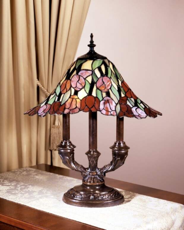 Детали интерьера – декоративные настольные лампы: интересные варианты для гостиной