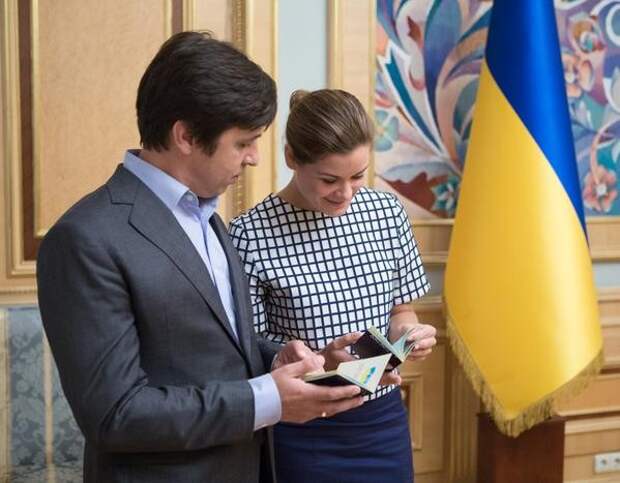 Порошенко предоставил гражданство Украины Марии Гайдар