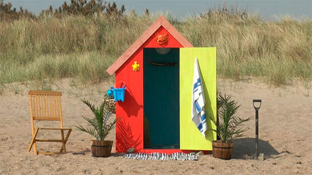 Инженер построил пляжный дом с подземельем