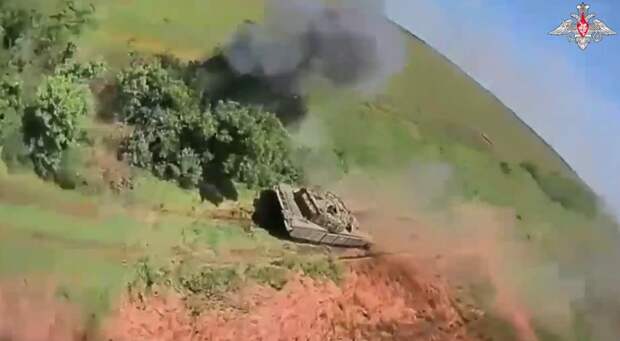 МО России показало кадры уничтожения танков ВСУ на Запорожском направлении